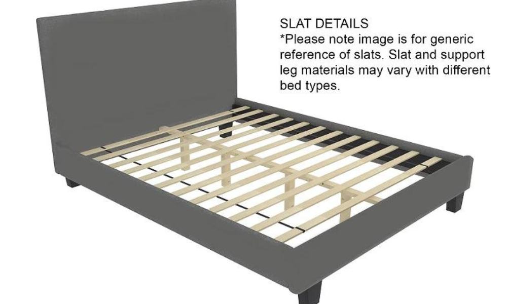 Lit plateforme avec structure latérale en velours et pieds chromés - Vert